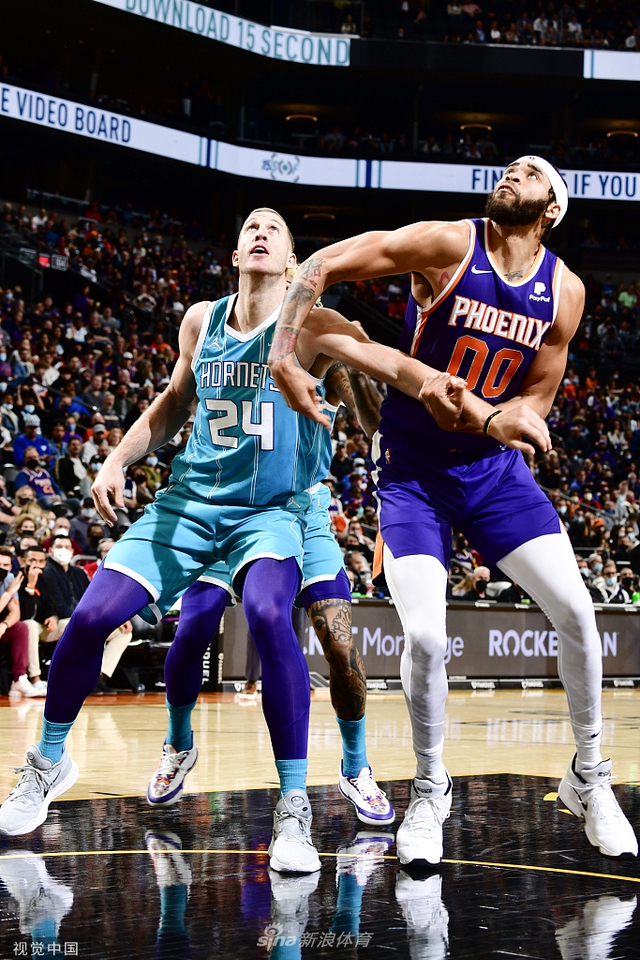 球员从小便 球员从小便